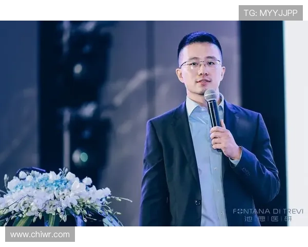 加斯佩里尼发布会动情时刻